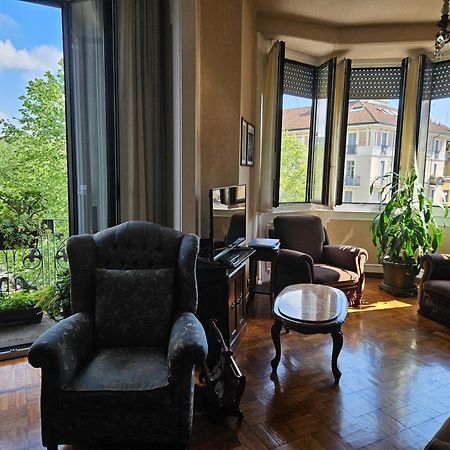 Homegallery - Elegante Appartamento Milanese Exteriör bild