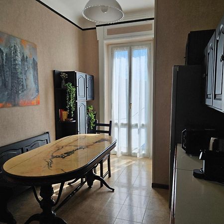 Homegallery - Elegante Appartamento Milanese Exteriör bild
