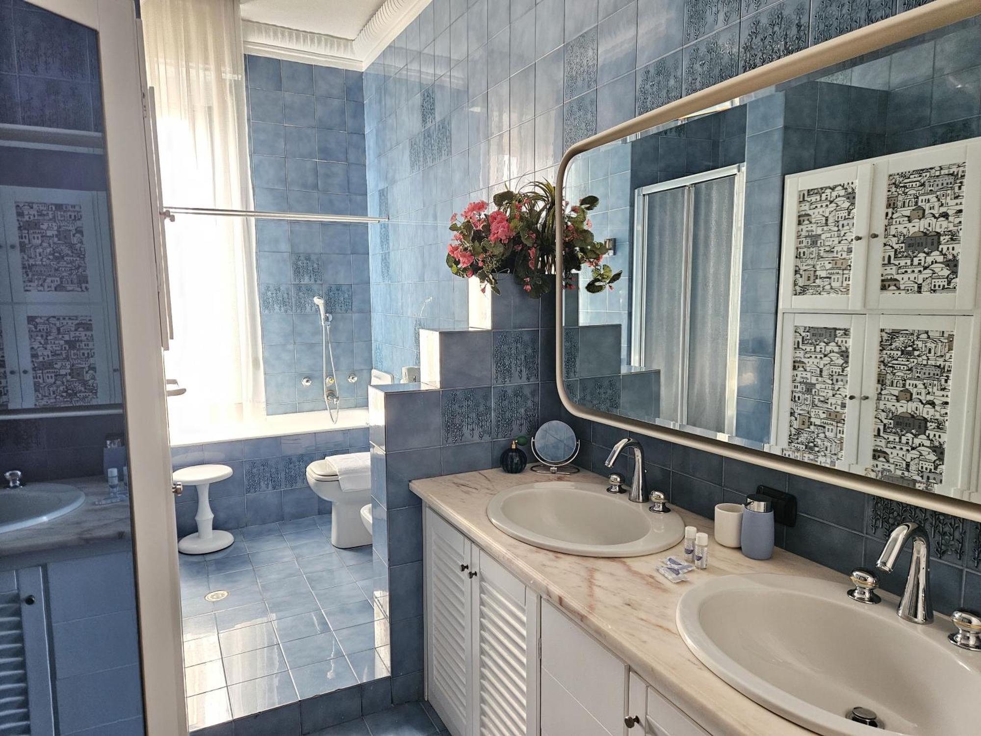Homegallery - Elegante Appartamento Milanese Exteriör bild