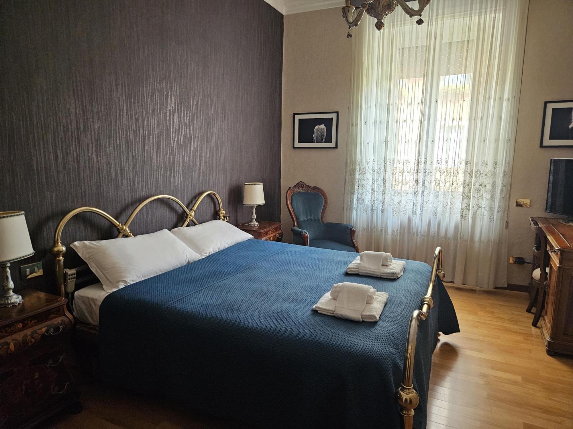 Homegallery - Elegante Appartamento Milanese Exteriör bild
