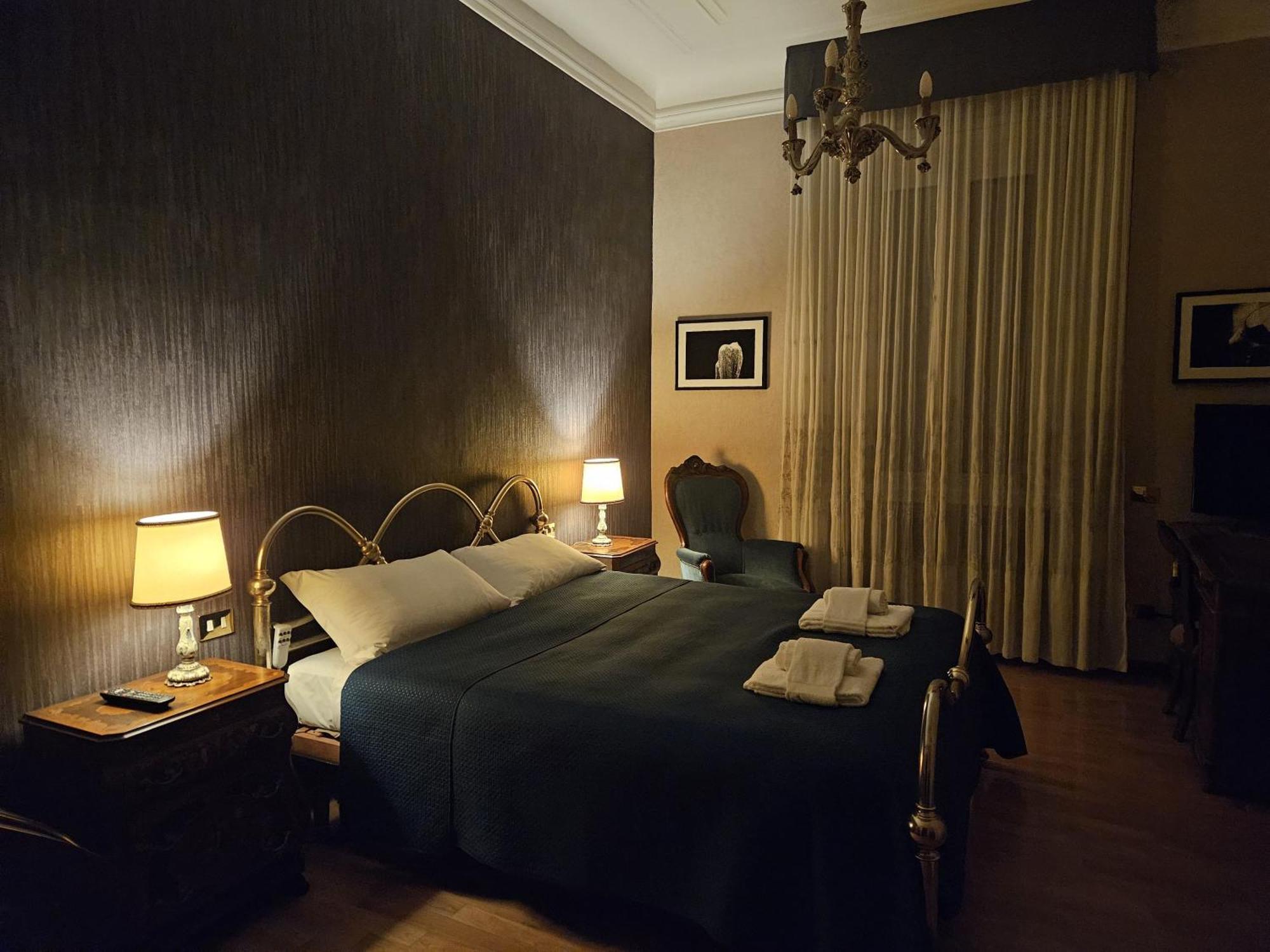 Homegallery - Elegante Appartamento Milanese Exteriör bild